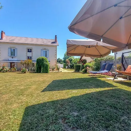 Maison Avec Piscine Et Riviere Hébergement de vacances Couze-et-Saint-Front