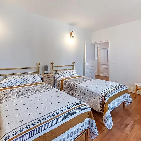 Maison Avec Piscine Et Riviere Hébergement de vacances Couze-et-Saint-Front